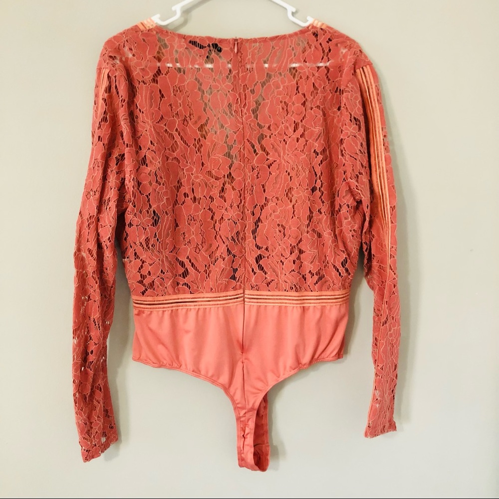 Missguided Plunge Lace Bodysuit - Picture 7 of 9